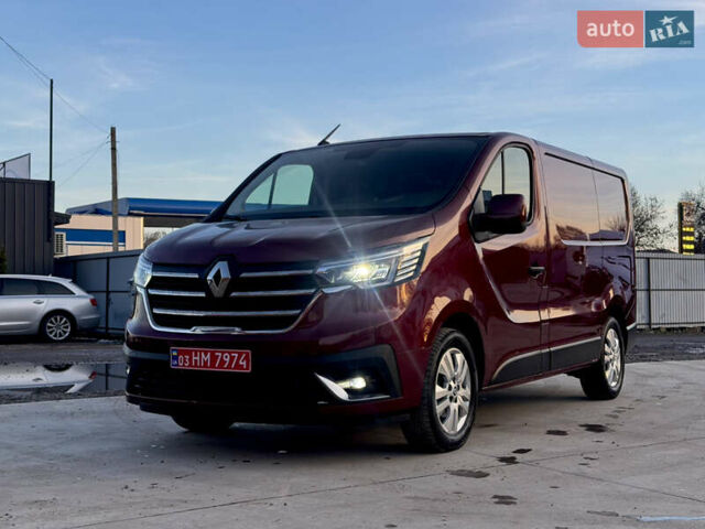 Красный Рено Трафик, объемом двигателя 2 л и пробегом 31 тыс. км за 23999 $, фото 4 на Automoto.ua