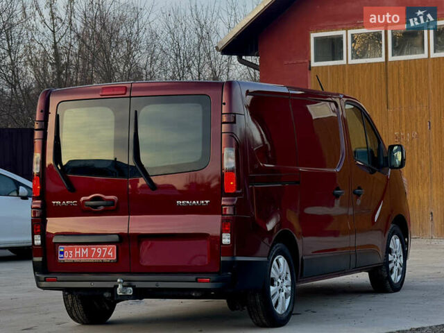 Красный Рено Трафик, объемом двигателя 2 л и пробегом 31 тыс. км за 23999 $, фото 7 на Automoto.ua