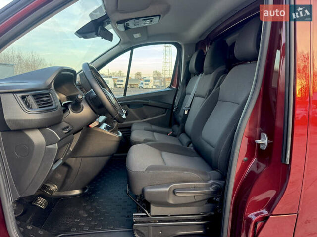 Красный Рено Трафик, объемом двигателя 2 л и пробегом 31 тыс. км за 23999 $, фото 12 на Automoto.ua