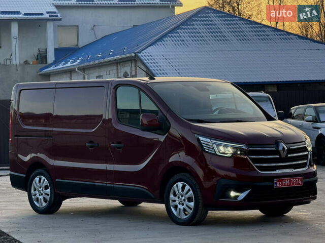 Красный Рено Трафик, объемом двигателя 2 л и пробегом 31 тыс. км за 23999 $, фото 1 на Automoto.ua