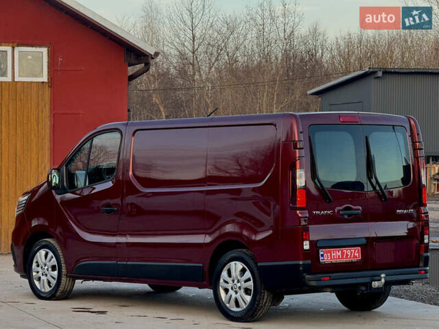 Красный Рено Трафик, объемом двигателя 2 л и пробегом 31 тыс. км за 23999 $, фото 5 на Automoto.ua
