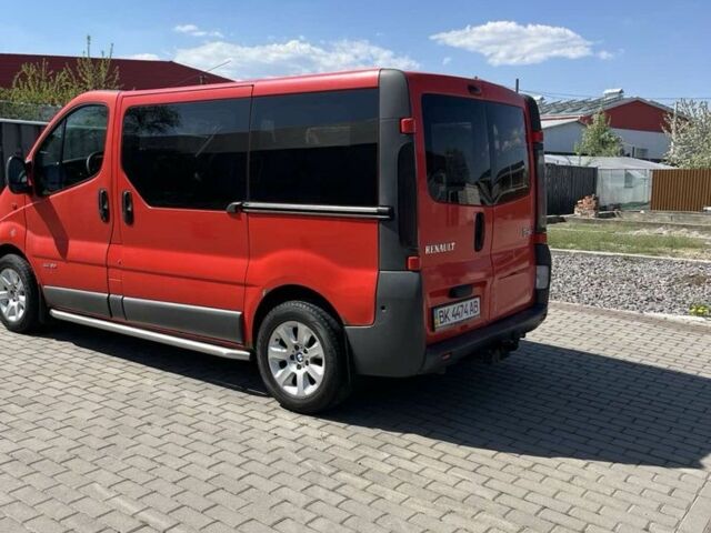 Красный Рено Трафик, объемом двигателя 1.9 л и пробегом 482 тыс. км за 6000 $, фото 4 на Automoto.ua