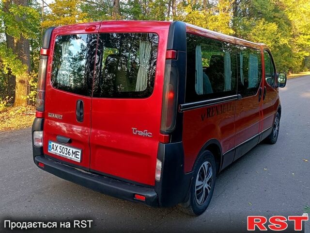 Красный Рено Трафик, объемом двигателя 1.9 л и пробегом 392 тыс. км за 7500 $, фото 4 на Automoto.ua