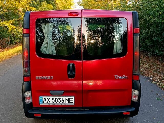 Красный Рено Трафик, объемом двигателя 1.9 л и пробегом 392 тыс. км за 7500 $, фото 3 на Automoto.ua
