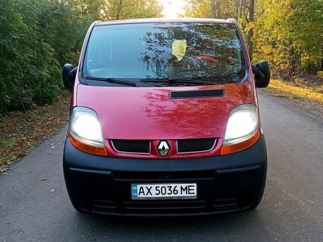 Красный Рено Трафик, объемом двигателя 1.9 л и пробегом 392 тыс. км за 7500 $, фото 1 на Automoto.ua