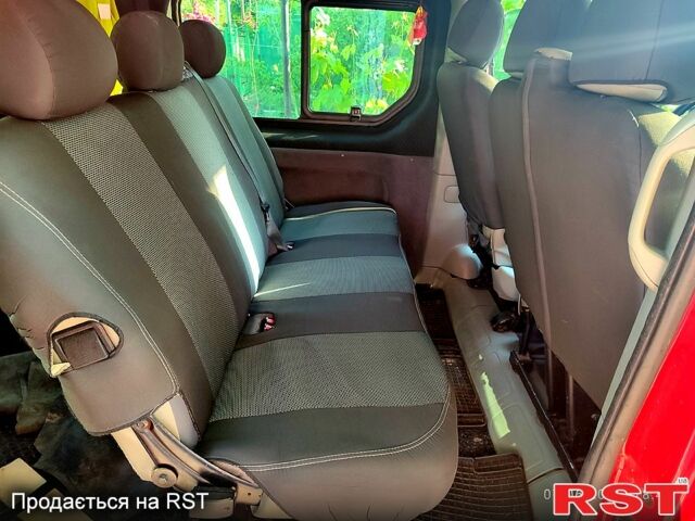 Красный Рено Трафик, объемом двигателя 2 л и пробегом 220 тыс. км за 7550 $, фото 1 на Automoto.ua