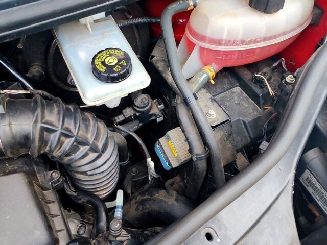 Рено Трафік 2010 у Харкові на Automoto.ua Червоний Рено Трафік, об'ємом двигуна 2 л та пробігом 230 тис. км за 9000 $, фото 5 на Automoto.ua