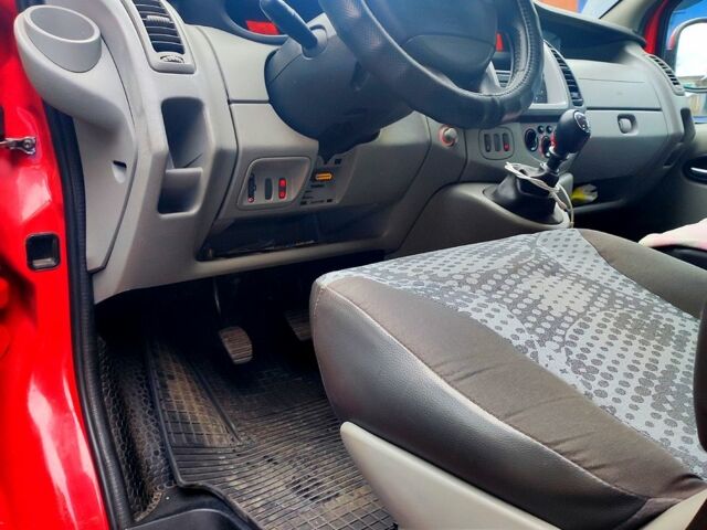 Рено Трафік 2010 у Харкові на Automoto.ua Червоний Рено Трафік, об'ємом двигуна 2 л та пробігом 230 тис. км за 9000 $, фото 11 на Automoto.ua