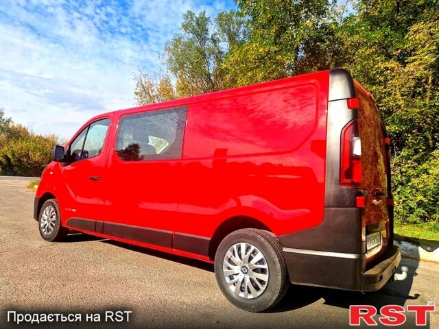 Красный Рено Трафик, объемом двигателя 1.6 л и пробегом 250 тыс. км за 15800 $, фото 1 на Automoto.ua