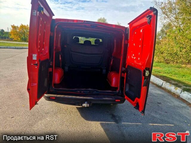 Красный Рено Трафик, объемом двигателя 1.6 л и пробегом 250 тыс. км за 15800 $, фото 7 на Automoto.ua