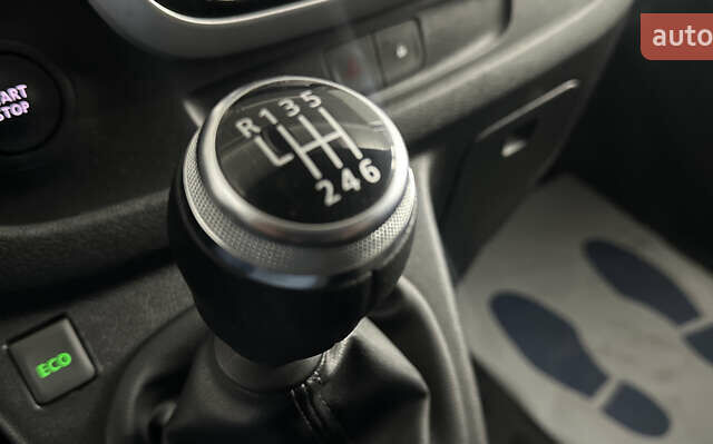 Рено Трафік, об'ємом двигуна 2 л та пробігом 26 тис. км за 21000 $, фото 31 на Automoto.ua