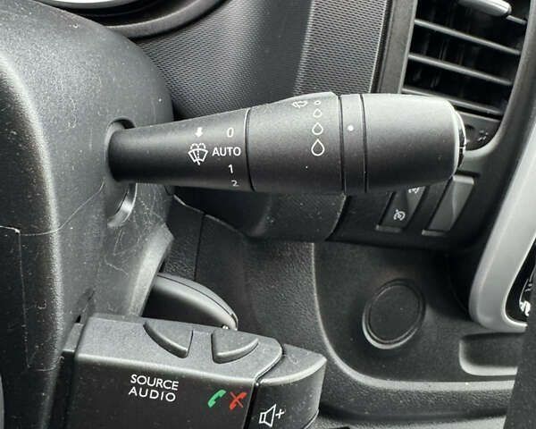Рено Трафик, объемом двигателя 2 л и пробегом 186 тыс. км за 19200 $, фото 15 на Automoto.ua
