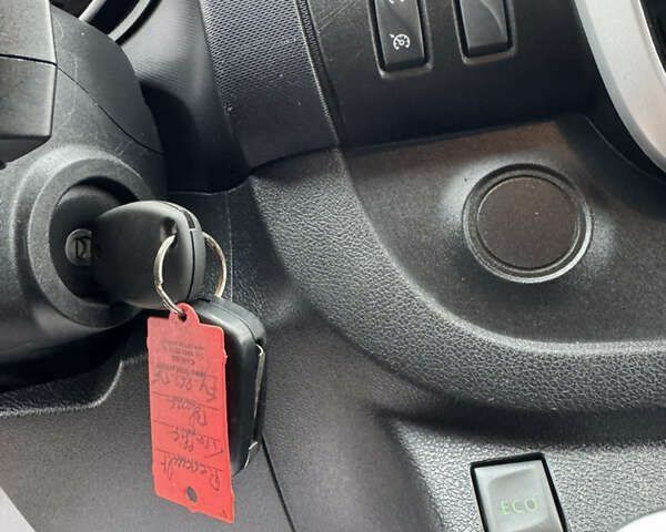Рено Трафик, объемом двигателя 2 л и пробегом 186 тыс. км за 19200 $, фото 16 на Automoto.ua