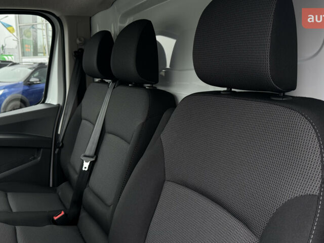 Рено Трафик, объемом двигателя 2 л и пробегом 0 тыс. км за 33619 $, фото 23 на Automoto.ua