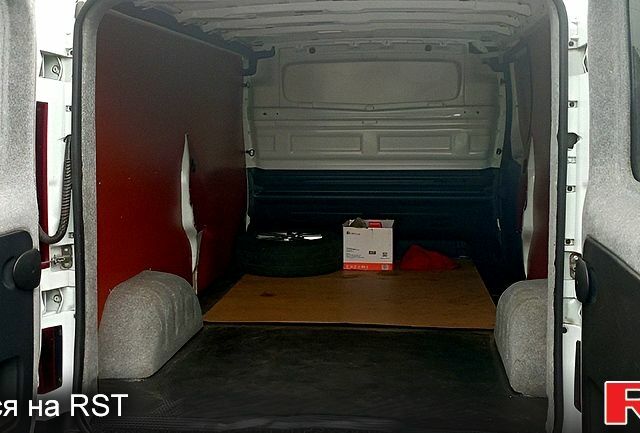 Рено Трафік, об'ємом двигуна 2 л та пробігом 188 тис. км за 22000 $, фото 6 на Automoto.ua