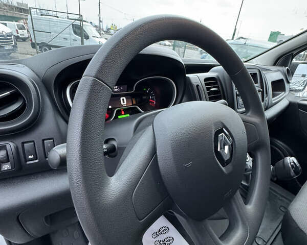 Рено Трафик, объемом двигателя 2 л и пробегом 97 тыс. км за 18900 $, фото 13 на Automoto.ua