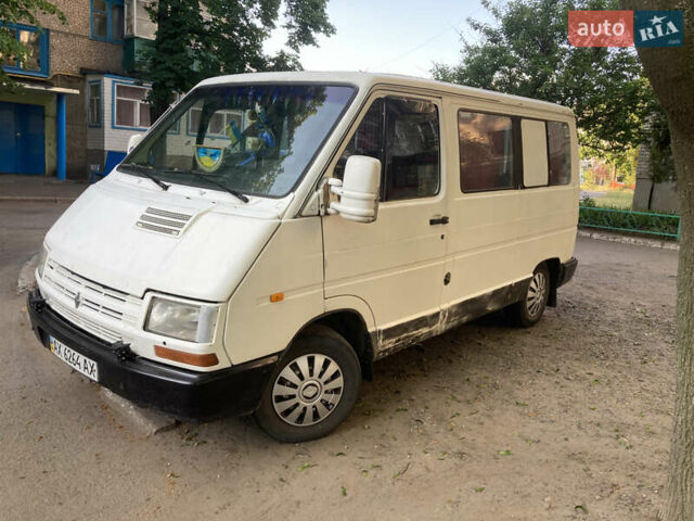 Рено Трафик, объемом двигателя 0 л и пробегом 280 тыс. км за 3200 $, фото 1 на Automoto.ua