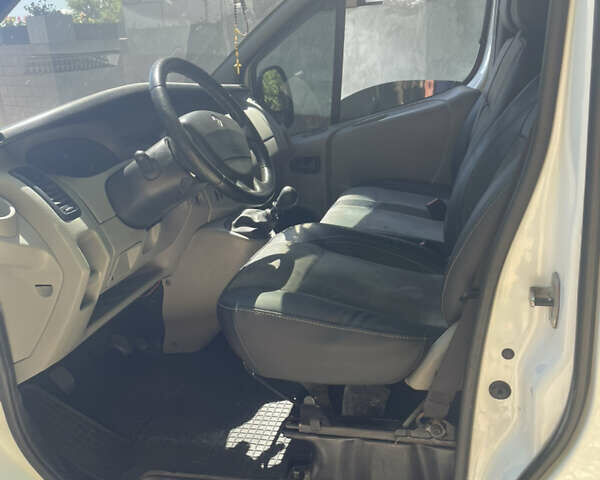 Рено Трафік, об'ємом двигуна 2 л та пробігом 368 тис. км за 7500 $, фото 4 на Automoto.ua