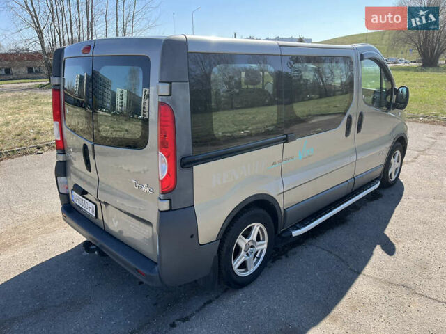 Рено Трафик, объемом двигателя 2 л и пробегом 259 тыс. км за 9342 $, фото 4 на Automoto.ua