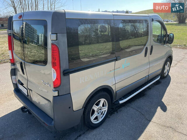 Рено Трафик, объемом двигателя 2 л и пробегом 259 тыс. км за 9342 $, фото 5 на Automoto.ua