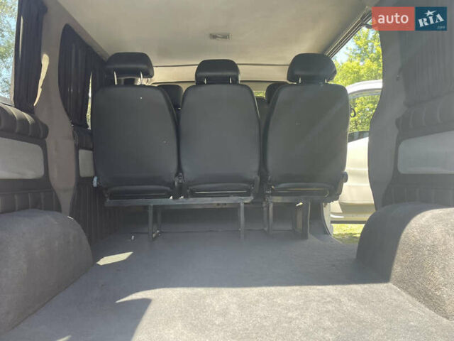 Рено Трафік, об'ємом двигуна 2 л та пробігом 368 тис. км за 7500 $, фото 1 на Automoto.ua