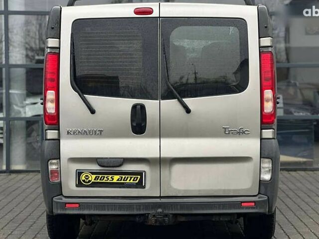 Рено Трафик, объемом двигателя 2 л и пробегом 320 тыс. км за 8899 $, фото 4 на Automoto.ua