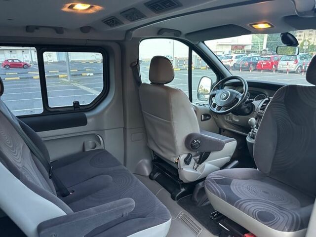 Рено Трафик, объемом двигателя 2 л и пробегом 216 тыс. км за 8000 $, фото 15 на Automoto.ua