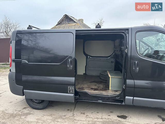 Рено Трафик, объемом двигателя 2.5 л и пробегом 332 тыс. км за 9000 $, фото 19 на Automoto.ua