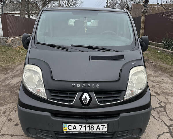 Рено Трафик, объемом двигателя 2.5 л и пробегом 332 тыс. км за 9000 $, фото 3 на Automoto.ua