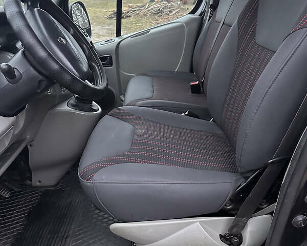 Рено Трафик, объемом двигателя 2.5 л и пробегом 332 тыс. км за 9000 $, фото 25 на Automoto.ua