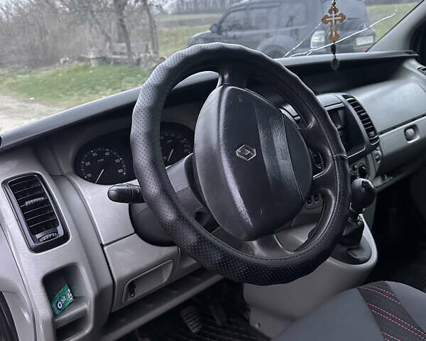 Рено Трафик, объемом двигателя 2.5 л и пробегом 332 тыс. км за 9000 $, фото 29 на Automoto.ua