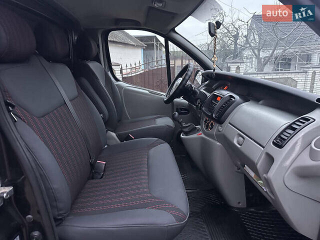Рено Трафик, объемом двигателя 2.5 л и пробегом 332 тыс. км за 9000 $, фото 27 на Automoto.ua