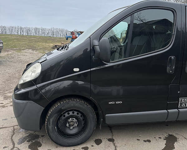 Рено Трафик, объемом двигателя 2.5 л и пробегом 332 тыс. км за 9000 $, фото 13 на Automoto.ua