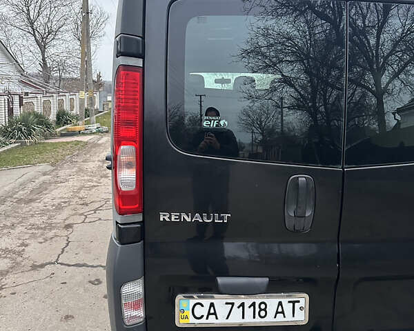 Рено Трафик, объемом двигателя 2.5 л и пробегом 332 тыс. км за 9000 $, фото 18 на Automoto.ua