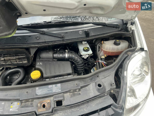 Рено Трафик, объемом двигателя 2 л и пробегом 246 тыс. км за 13999 $, фото 4 на Automoto.ua