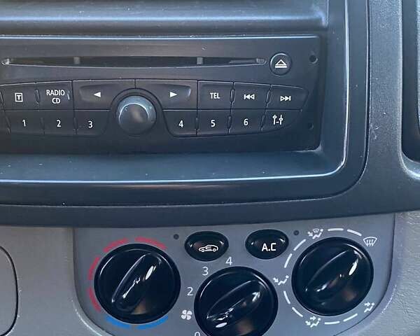 Рено Трафік, об'ємом двигуна 2 л та пробігом 210 тис. км за 13300 $, фото 12 на Automoto.ua