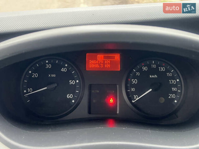 Рено Трафик, объемом двигателя 2 л и пробегом 246 тыс. км за 13999 $, фото 8 на Automoto.ua