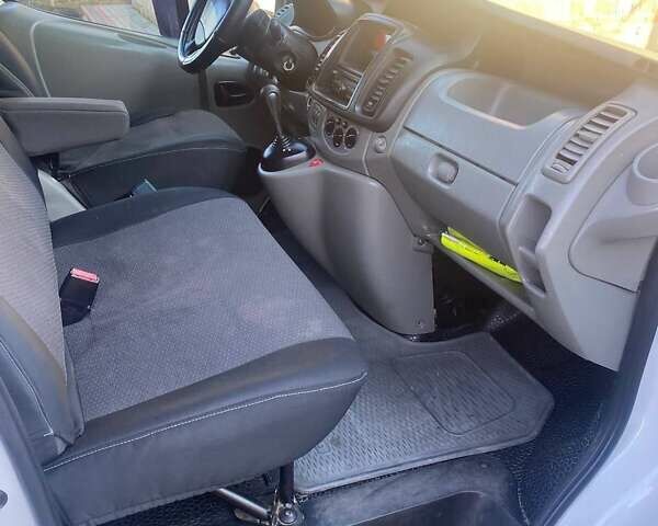 Рено Трафік, об'ємом двигуна 2 л та пробігом 210 тис. км за 13300 $, фото 6 на Automoto.ua