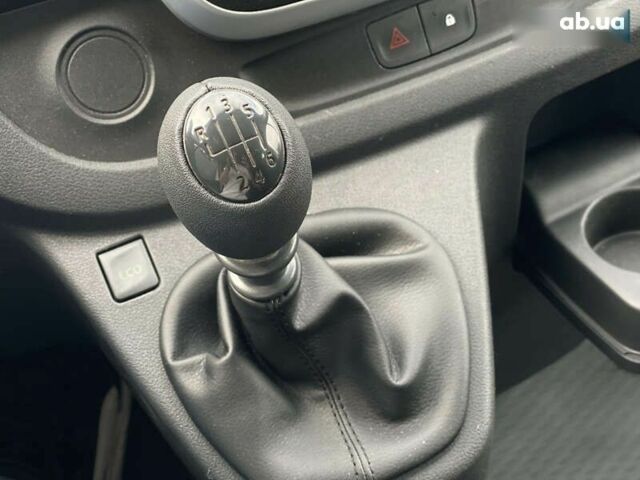 Рено Трафік, об'ємом двигуна 1.6 л та пробігом 279 тис. км за 15950 $, фото 28 на Automoto.ua