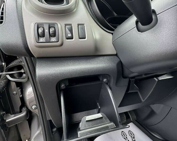 Рено Трафик, объемом двигателя 1.6 л и пробегом 178 тыс. км за 22500 $, фото 18 на Automoto.ua