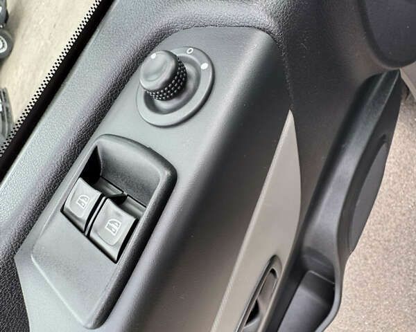 Рено Трафик, объемом двигателя 1.6 л и пробегом 178 тыс. км за 22500 $, фото 17 на Automoto.ua