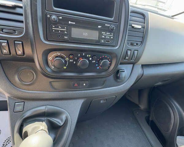 Рено Трафик, объемом двигателя 1.6 л и пробегом 203 тыс. км за 21700 $, фото 18 на Automoto.ua