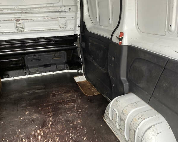 Рено Трафік, об'ємом двигуна 1.6 л та пробігом 226 тис. км за 14800 $, фото 12 на Automoto.ua