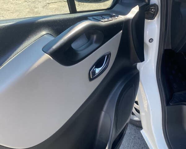 Рено Трафік, об'ємом двигуна 1.6 л та пробігом 226 тис. км за 14800 $, фото 10 на Automoto.ua