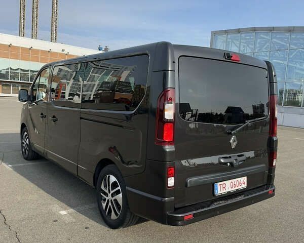 Рено Трафик, объемом двигателя 2 л и пробегом 203 тыс. км за 36200 $, фото 11 на Automoto.ua