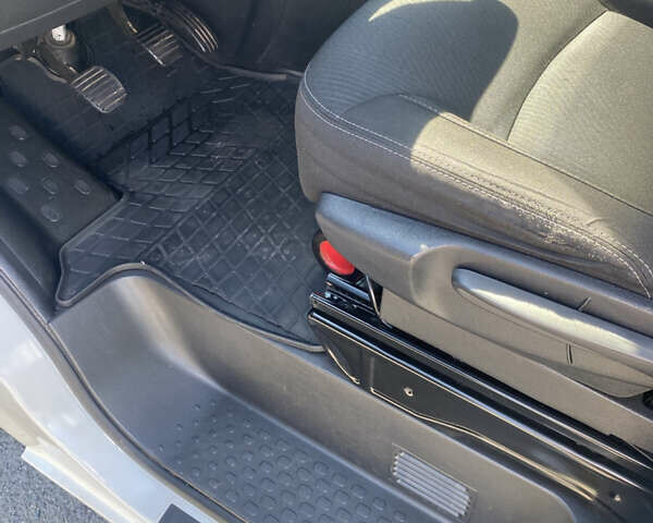 Рено Трафік, об'ємом двигуна 1.6 л та пробігом 226 тис. км за 14800 $, фото 9 на Automoto.ua