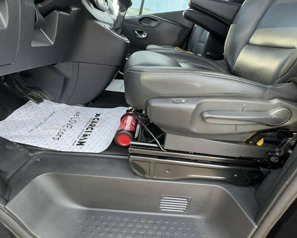 Рено Трафик, объемом двигателя 2 л и пробегом 203 тыс. км за 34900 $, фото 25 на Automoto.ua