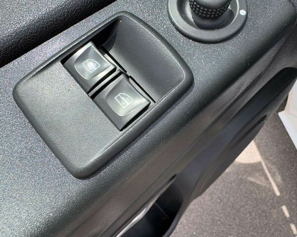 Рено Трафик, объемом двигателя 2 л и пробегом 194 тыс. км за 19200 $, фото 13 на Automoto.ua