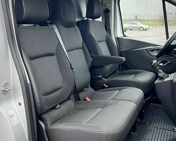 Рено Трафик, объемом двигателя 2 л и пробегом 167 тыс. км за 18900 $, фото 19 на Automoto.ua