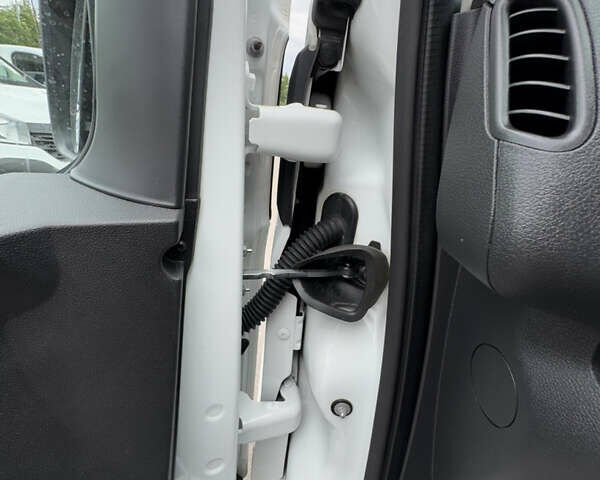 Рено Трафік, об'ємом двигуна 2 л та пробігом 211 тис. км за 19300 $, фото 22 на Automoto.ua